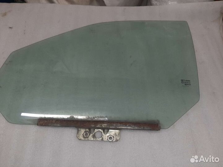 Приора стекло передней двери