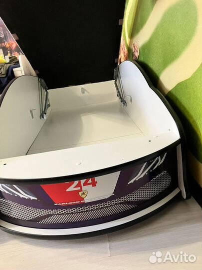 Кровать машина