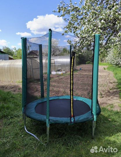 Батут с защитной сеткой для улицы