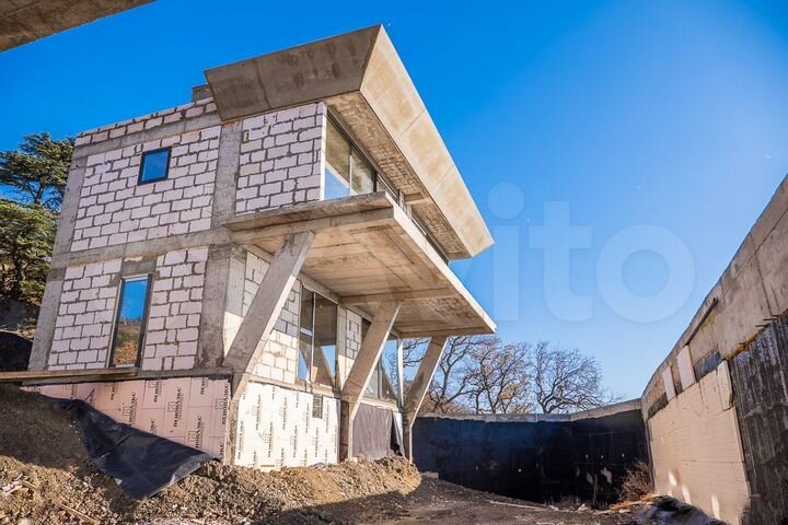 Коттедж 212 м² на участке 3,7 сот.