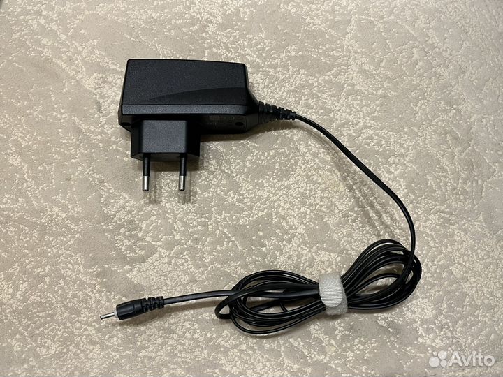 Зарядное устройство Nokia AC-8e