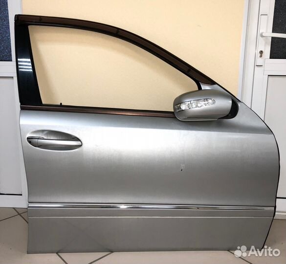 Дверь передняя правая mercedes benz W211 E320