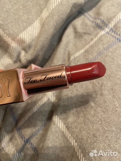 Помада too faced lade bold