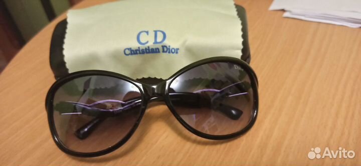 Очки солнечные новые из ОАЭ