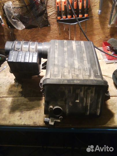 Корпус воздушного фильтра Suzuki swift 3