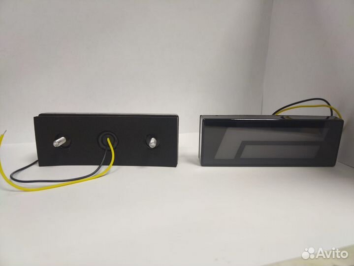 Поворотник Нива Урбан на крыло две полосы Новые