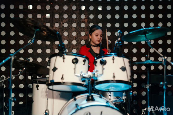 Уроки вокала, гитары, барабанов, фортепиано