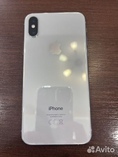 iPhone Xs, 64 ГБ