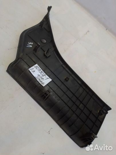 Обшивка стойки задняя левая