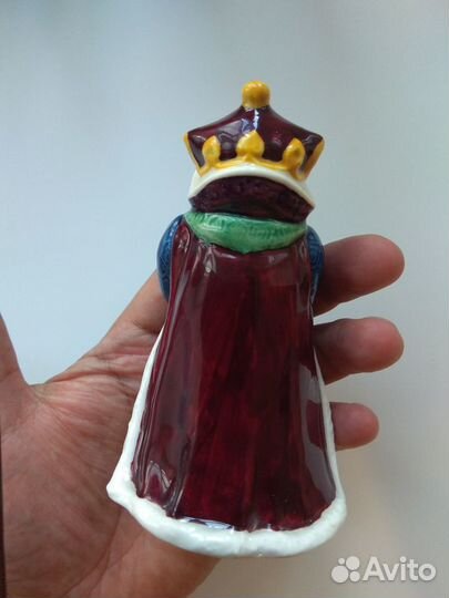 Статуэтка фарфор