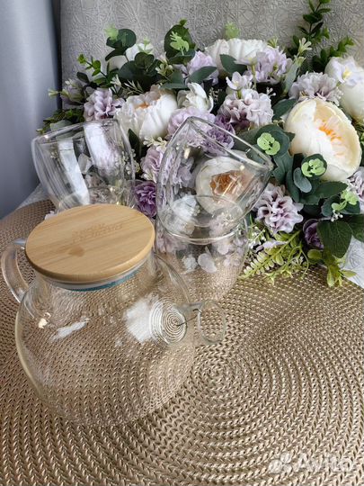 Набор из заварочного чайника и стаканов