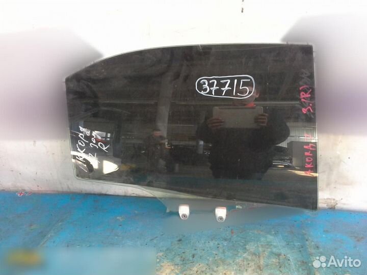 Стекло двери задней правой Honda Accord VII 2003-2