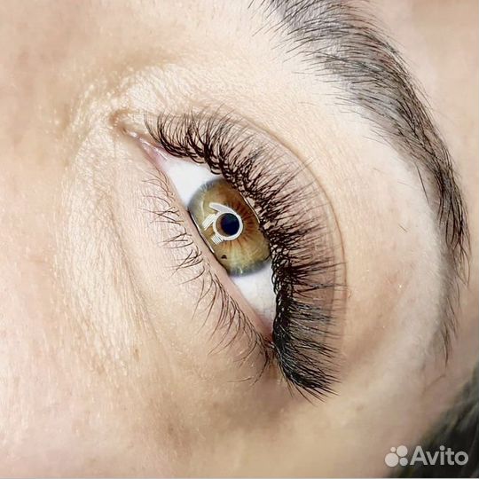 Наращивание ресниц, оформление бровей