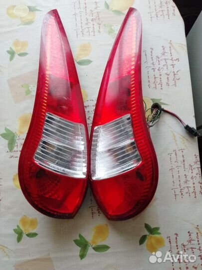 Фары здании kalina 1