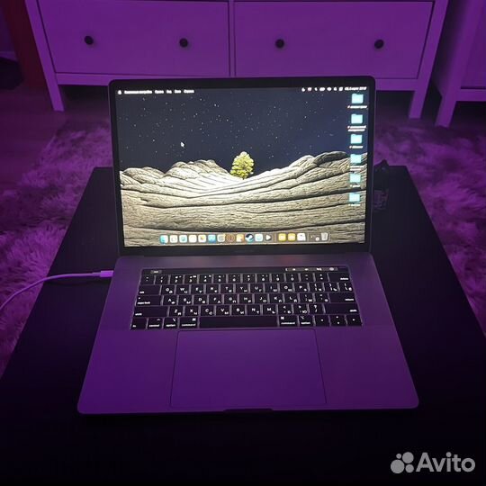 MacBook Pro 15 (2019), 512 ГБ, Core i9, 2.4 ГГц, RAM 16 ГБ, Radeon Pro 560X 4 ГБ