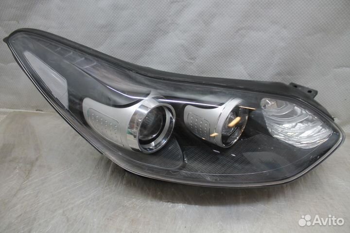 Фара правая Kia Sportage