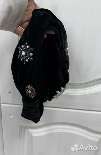 Нарядная повязка на голову.с камнями. Новая