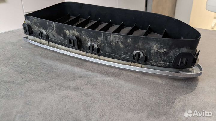 Решетка радиатора левая BMW F12 51137212849