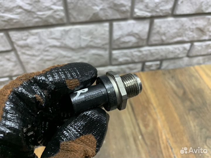 Mercedes Benz CLS W218 Датчик давления топлива