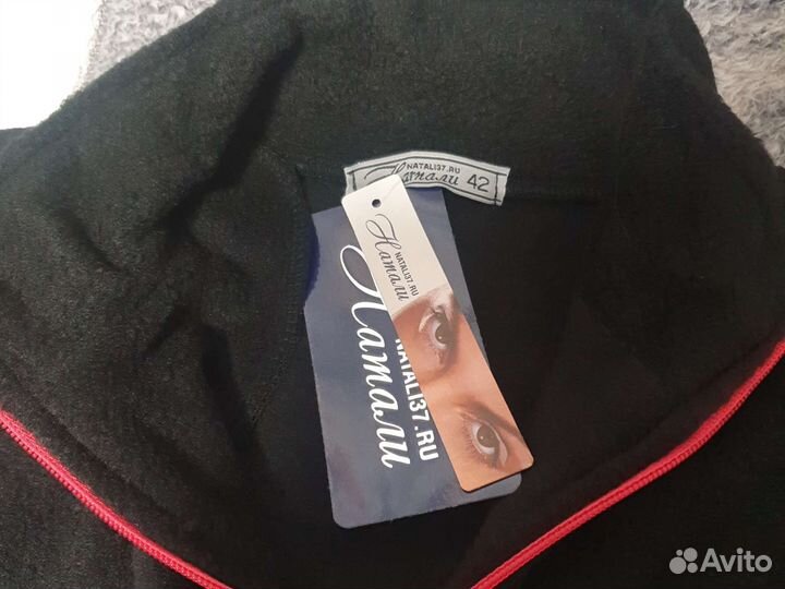 Новый свитер флисовый (размер S)