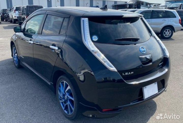 Педаль подачи топлива передняя Nissan Leaf AZE0