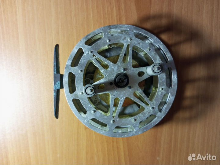 Катушка рыболовная