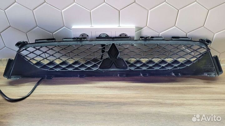 Решетка радиатора передняя Mitsubishi ASX