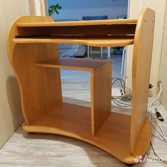 Компьютерный стол