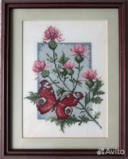 Картины вышиты крестом