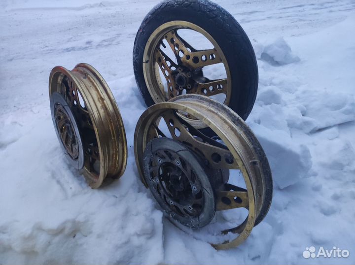 Колeса Honda VF750F