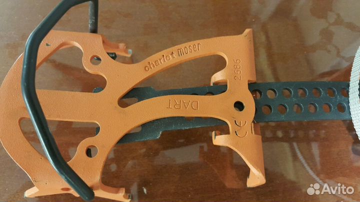 Кошки спортивные Charles Moser Dart 1 пара