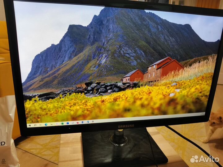 Монитор Samsung s23c570