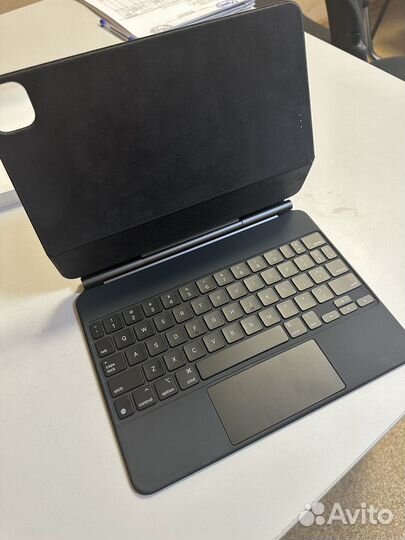 Продаю новую клавиатуру для iPad 11 pro Magic Keyb