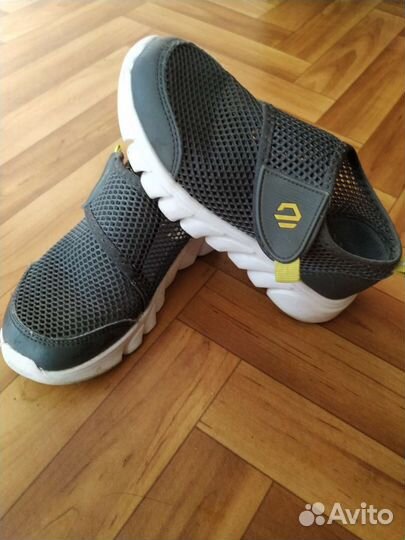 Кроссовки летние