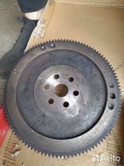 Маховик для МКПП двигателя Ford Focus 2