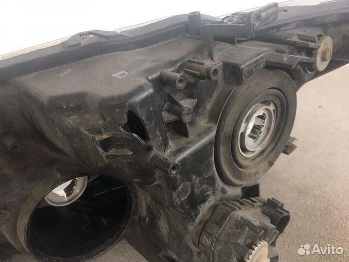 Фара правая битая Nissan X-Trail 2016