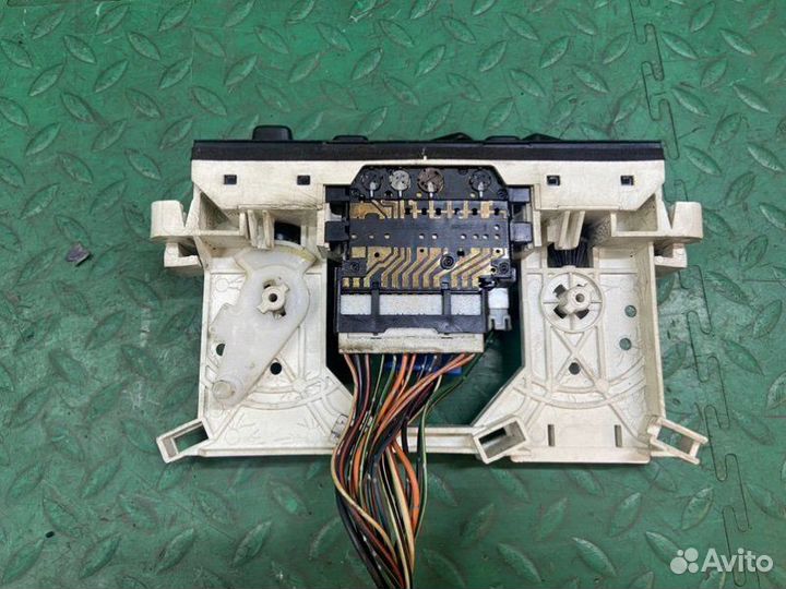 Блок управления климат-контролем Mitsubishi Space