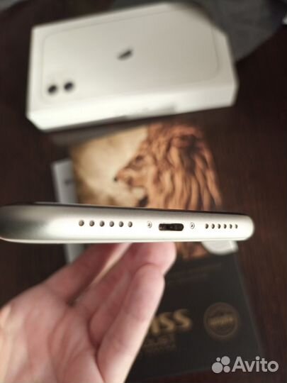 iPhone 11, 64 ГБ