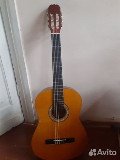 Классическая гитара бу 4/4