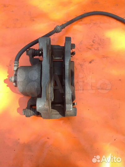 Суппорт тормозной передний правый Nissan Teana L3