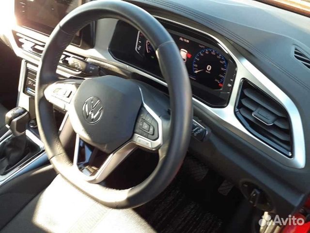 Volkswagen T-Roc 1.5 AMT, 2022, 23 000 км