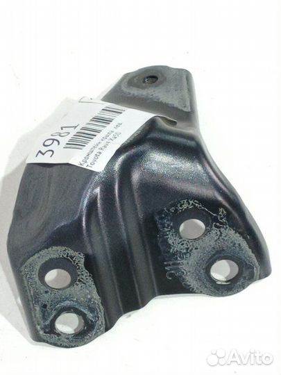 Кронштейн крыла левый Toyota Rav4 XA50 A25afxs