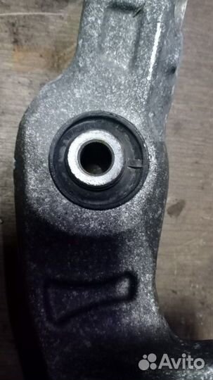 Передний правый поперечный рычаг 350z,infinity g35