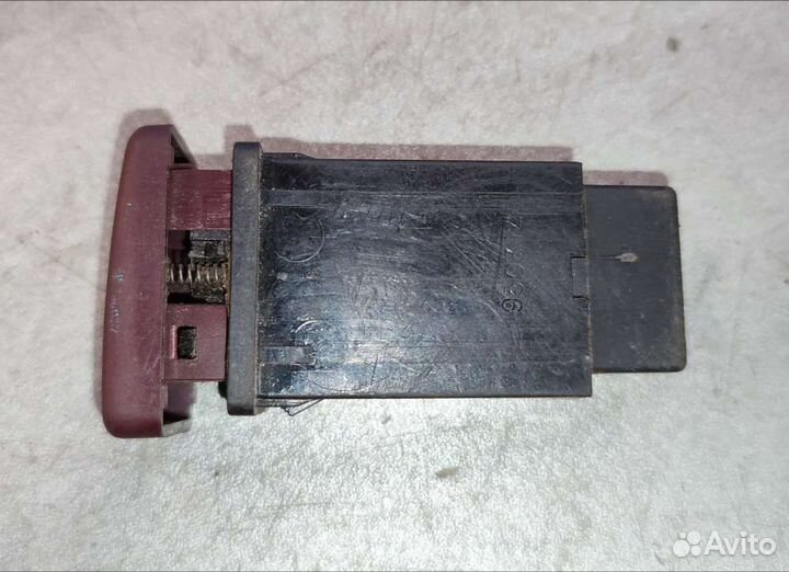 Кнопка аварийки на Kia Sportage I (JA, K00)