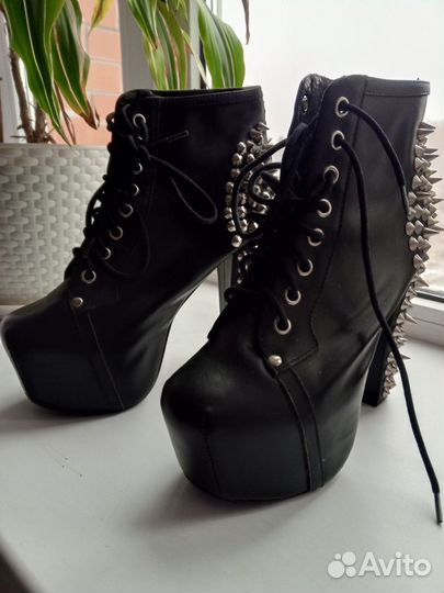 Ботильоны на платформе с шипами р. 37 кожа