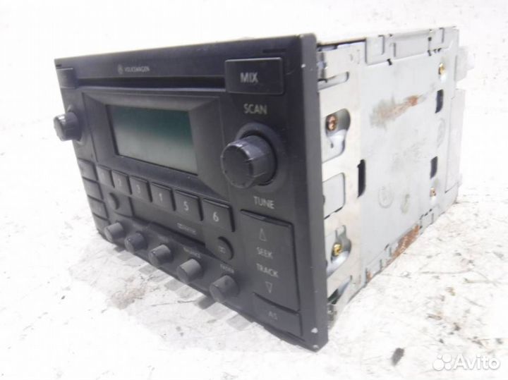 Магнитола 1JM035157D