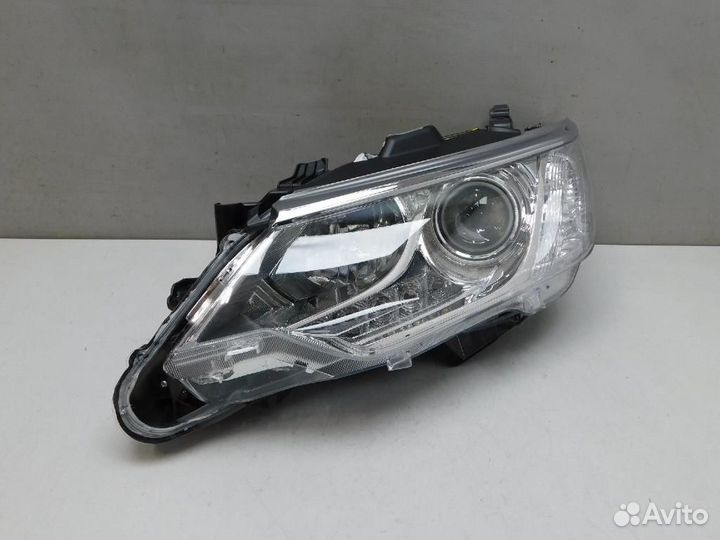 Фара левая Toyota Camry