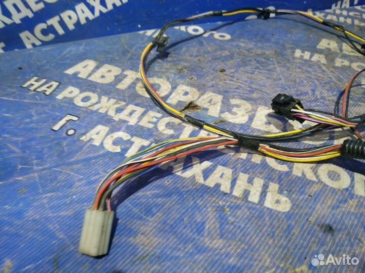 Проводка двери багажника Chevrolet Niva