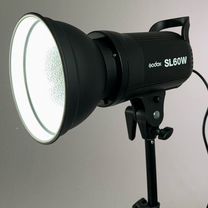 Осветитель светодиодный Godox SL60 со штативом