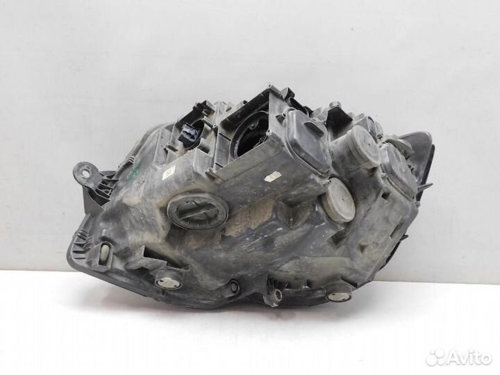 Фара правая Volkswagen California/Caravelle/Multiv